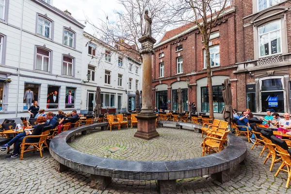 Praça na cidade velha de Maastricht, Países Baixos — Fotografia de Stock