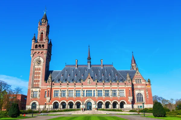 Peace Palace in The Hague, Netherlands — Stock Photo, Image