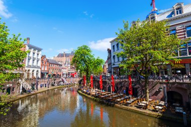 Utrecht, Hollanda'da bir kanalda