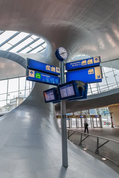 Станція Арнем - Централ у Арнемі (Нідерланди). — стокове фото