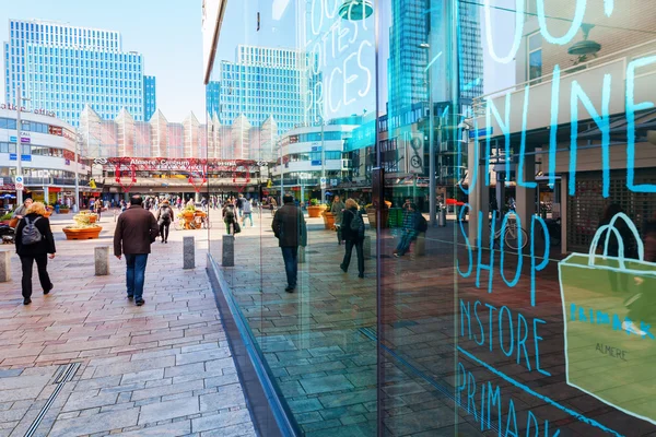 Centro da cidade de Almere, Holanda — Fotografia de Stock