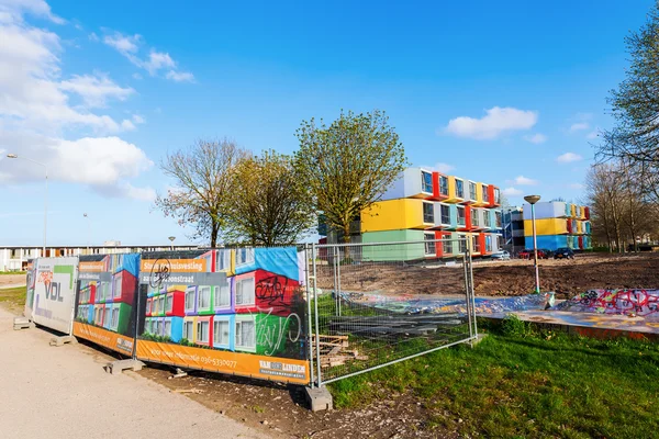 Modernos apartamentos apilables para estudiantes llamados spaceboxes en Almere, Países Bajos —  Fotos de Stock