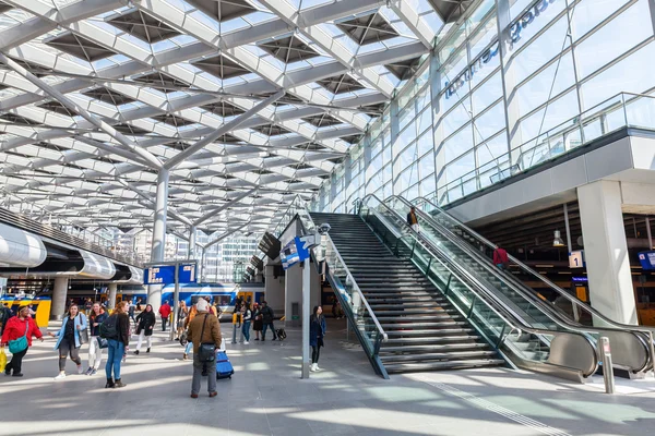 Estação principal em Haia, Países Baixos — Fotografia de Stock