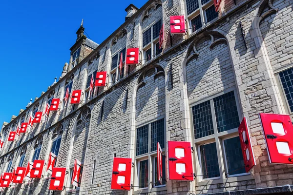 Gevel van het historische stadhuis van Gouda, Nederland — Stockfoto