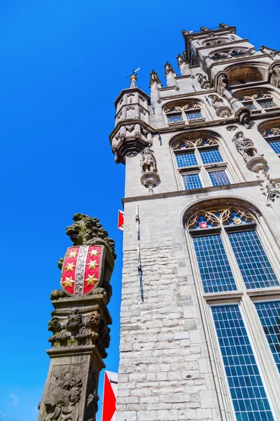 Klokkenspel in het stadhuis in Gouda, Nederland — Stockfoto