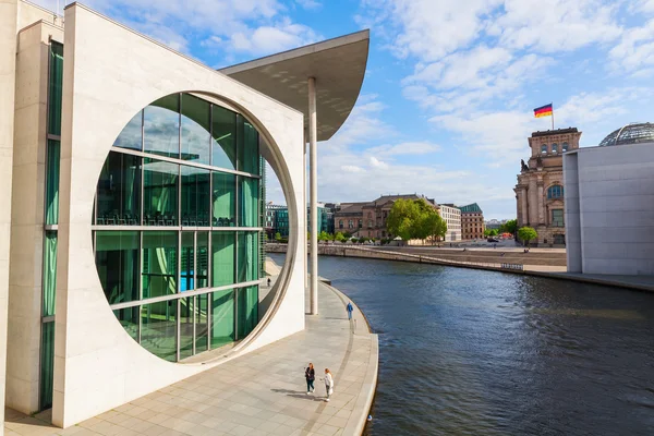 Marie-Elisabeth-Lueders-Haus in Berlijn, Duitsland — Stockfoto