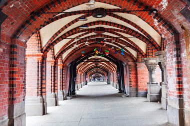 Berlin'deki Oberbaum Köprüsü'nün kemeri, Almanya