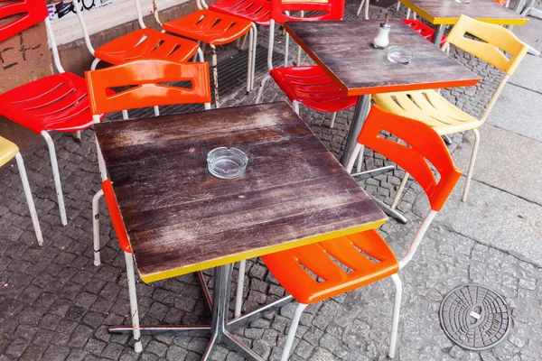 Cafe Tisch und Stühle — Stockfoto