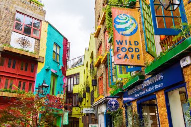 pitoresk alley Neals Yard Londra, İngiltere