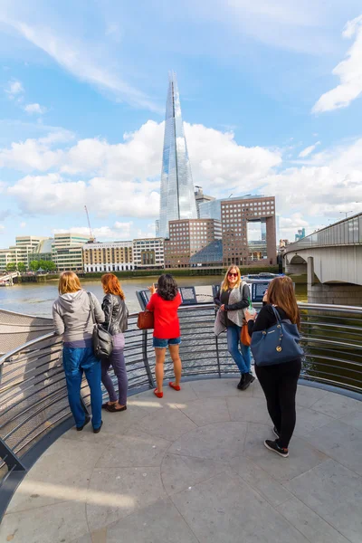 Vista desde London Bridge a The Shard, Londres, Reino Unido — Foto de Stock