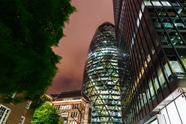 30 St Mary Axe a Londra, Regno Unito, di notte — Foto Stock