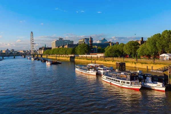 Londra 'daki nehir manzarası, Birleşik Krallık