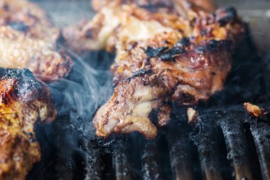 bir ızgara et yasaktır