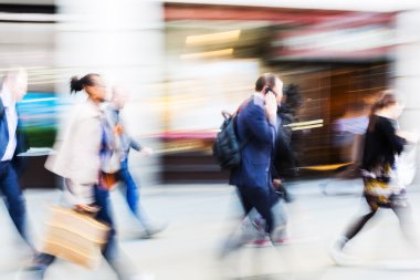 commuters kalabalık saatte yürüyüş