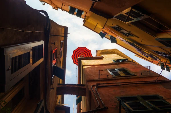 Callejones estrechos en Vernazza, Cinque Terre, Italia —  Fotos de Stock