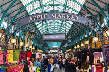 Covent Garden pazar salonunda Apple pazarı, Londra, İngiltere