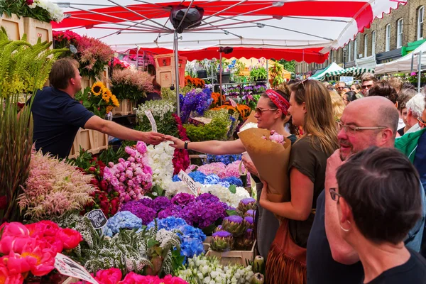 Columbia Road Flower Market w Tower Hamlets, Londyn, Wielka Brytania — Zdjęcie stockowe