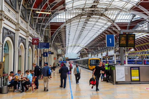 Londra'daki Londra Paddington istasyonu, İngiltere — Stok fotoğraf