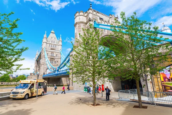 Tower Bridge en Londres, Reino Unido — Foto de Stock