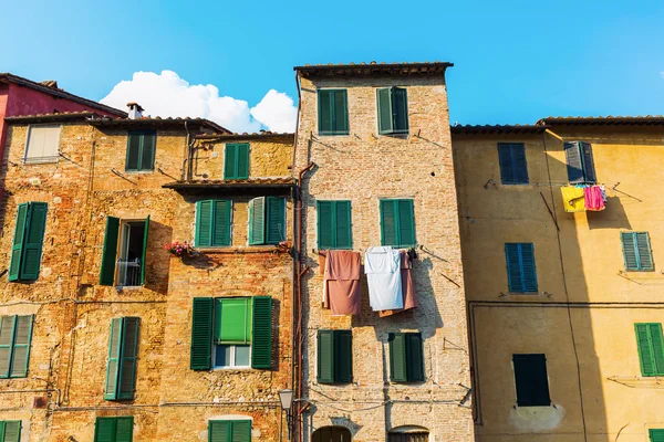 Edifícios antigos em Siena, itália — Fotografia de Stock