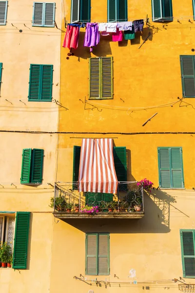 Edifícios antigos em Siena, itália — Fotografia de Stock