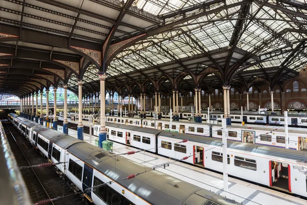 Stacja Liverpool street w Londynie, Wielka Brytania — Zdjęcie stockowe