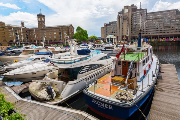 St. Katharine Docks, Londra, İngiltere — Stok fotoğraf