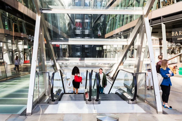 Jeden nákupní centrum nové změny v Londýně, Velká Británie — Stock fotografie