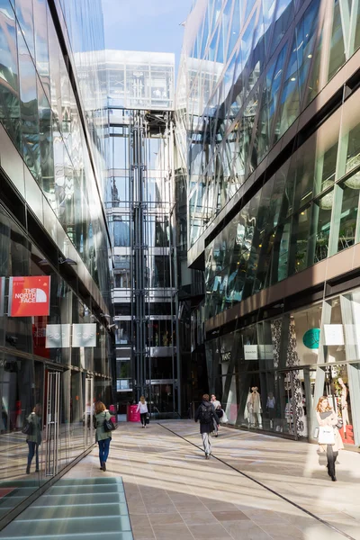 Londra'da bir New Change alışveriş merkezi, İngiltere — Stok fotoğraf