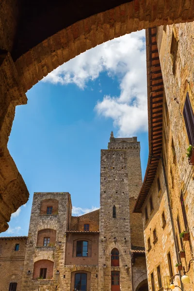 Typische toren huizen van San Gimignano, Italië — Stockfoto