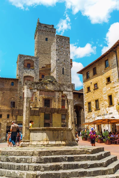 Centrum van de stad van San Gimignano, Toscane, Italië — Stockfoto