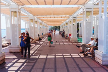 Fransa 'nın Nice şehrinde gezinti güvertesi