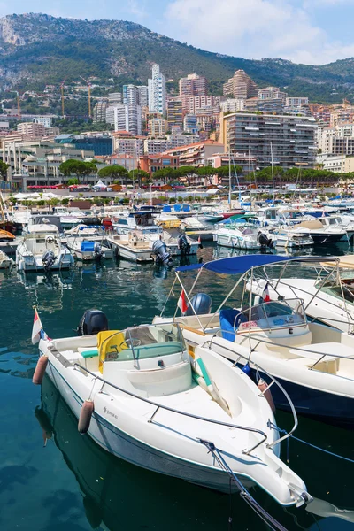 Bateaux ancrés dans le port de Monaco — Photo