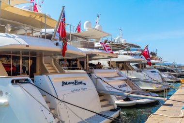 Saint Tropez, Fransa Limanı 'nda yatlar