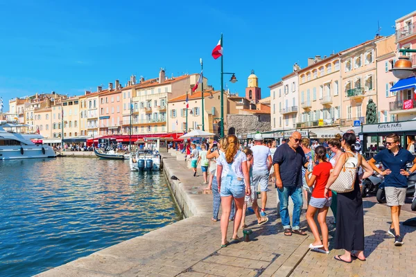 Vista nel porto di Saint Tropez, Francia — Foto Stock