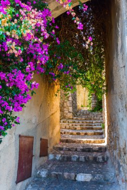 Saint-Paul-de-Vence'nin, Provence, Fransa sokakta