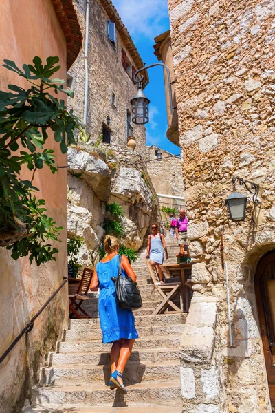 Steegje in het middeleeuwse dorp van Eze, Frankrijk — Stockfoto