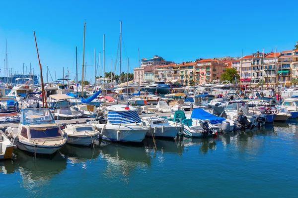 Harbor of Cannes, Cote dAzur, France — стоковое фото