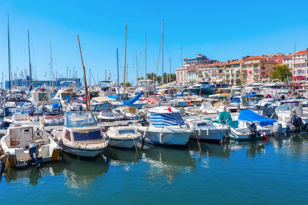 Přístav Cannes, Cote dAzur, Francie — Stock fotografie