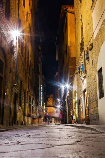 Gränd i Florens, Italien, på natten — Stockfoto