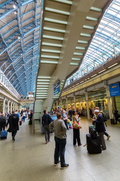 Estación de tren St. Pancras en Londres, Reino Unido — Foto de Stock