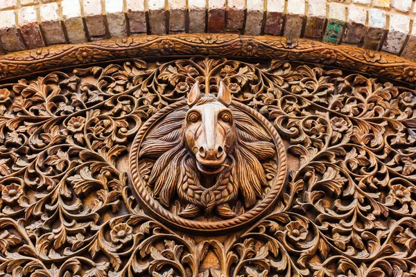 Wood carving of a horse head — Stock Photo, Image