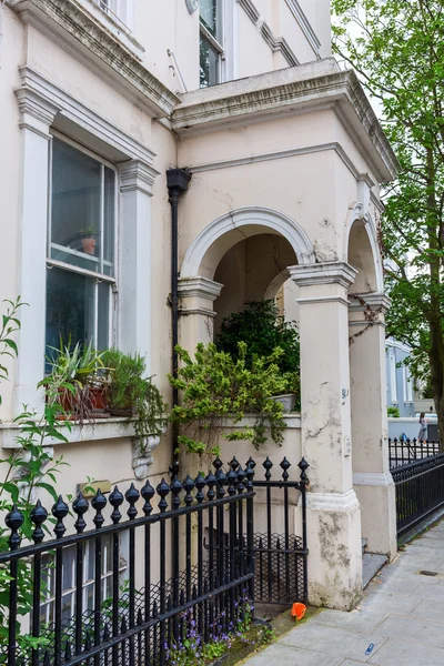 Alte baufällige villa in london — Stockfoto