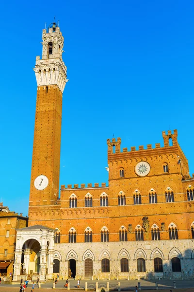 Torre del Mangia Siena ile Palazzo Pubblico — Stok fotoğraf