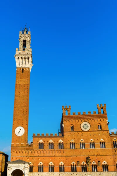 Torre del Mangia Siena ile Palazzo Pubblico — Stok fotoğraf