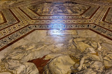 Siena Katedrali'nin tarihi döşeme mozaiği