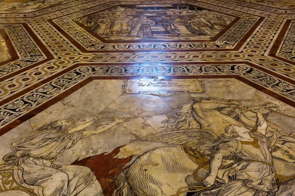 Mosaico piso histórico en la Catedral de Siena — Foto de Stock