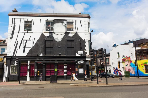 Muurschilderingen op een muur in de stad van Londen, Uk — Stockfoto