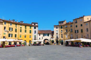 Piazza del Anfiteatro Lucca, Toskana, İtalya
