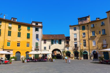 Piazza del Anfiteatro Lucca, Toskana, İtalya